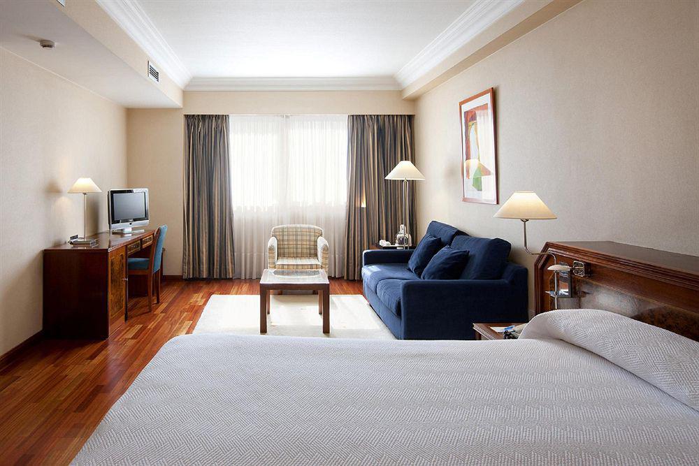 Hotel Nh Iruña Park 4*