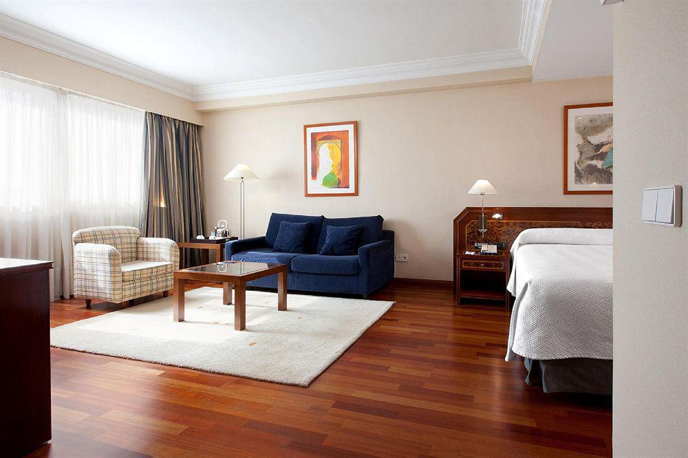 Hotel Nh Iruña Park 4*