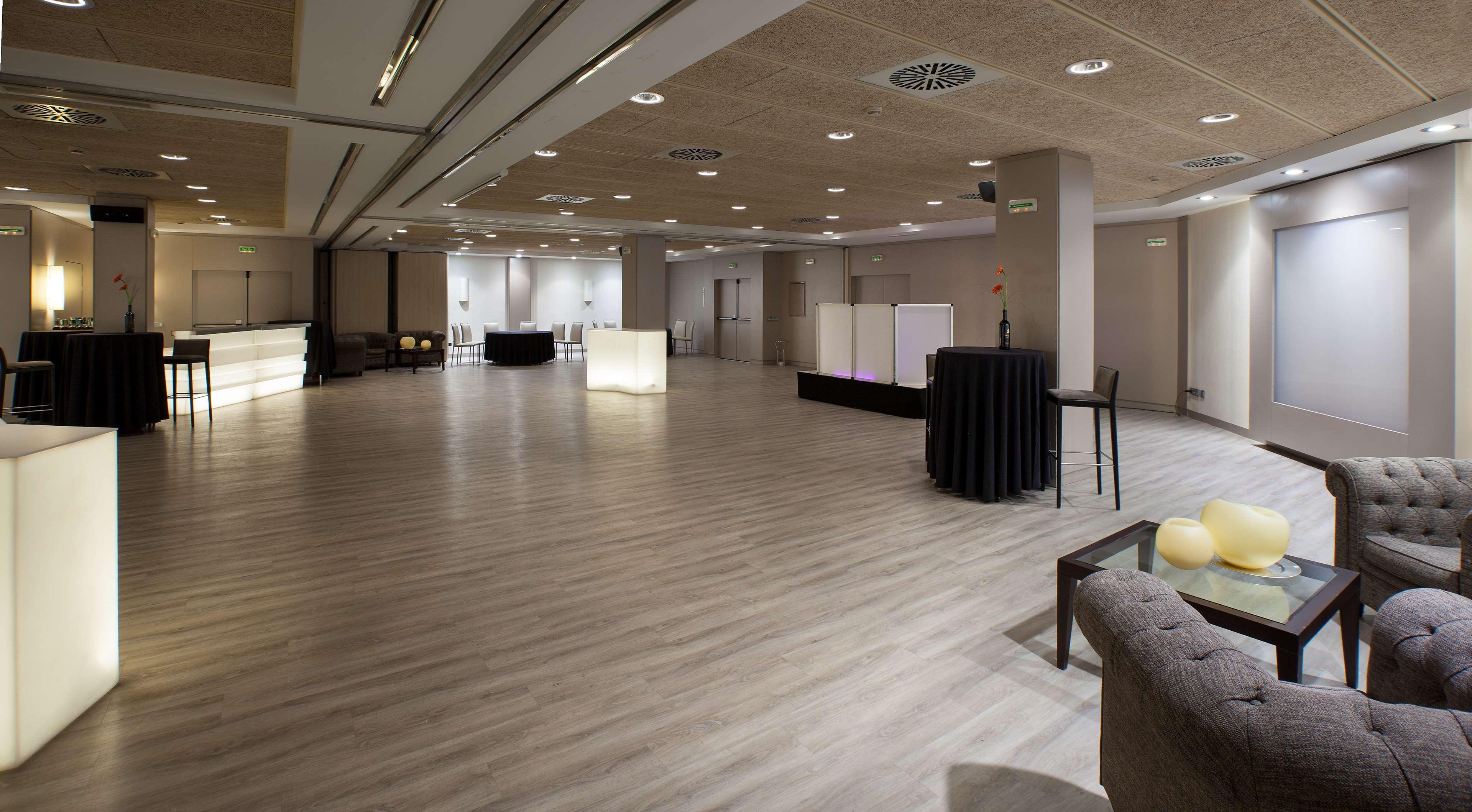 Hotel Nh Iruña Park 4*